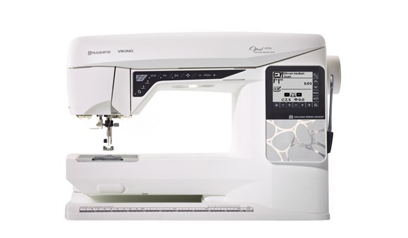 HUSQVARNA OPAL 690Q Sewing Machine