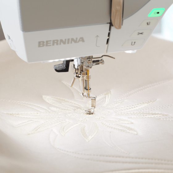 BERNINA 735 Sewing Machine